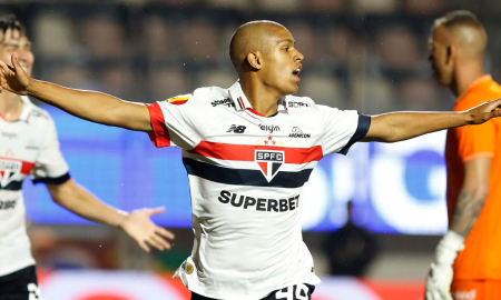 Ryan Francisco em estreia pelo São Paulo em 2025 (Foto: Rubens Chiri/Saopaulofc.net)