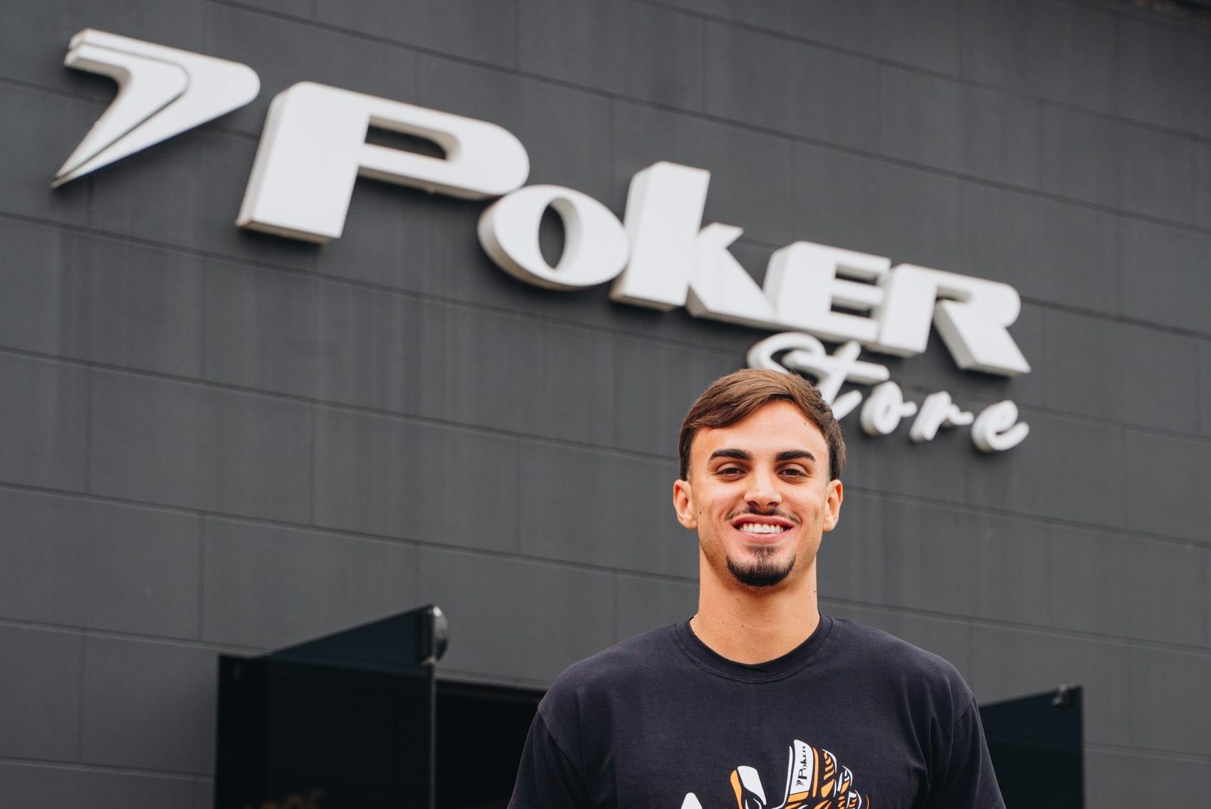 Goleiro do Corinthians Matheus Donelli abre temporada 2025 com novo patrocinador. (Foto: Divulgação)