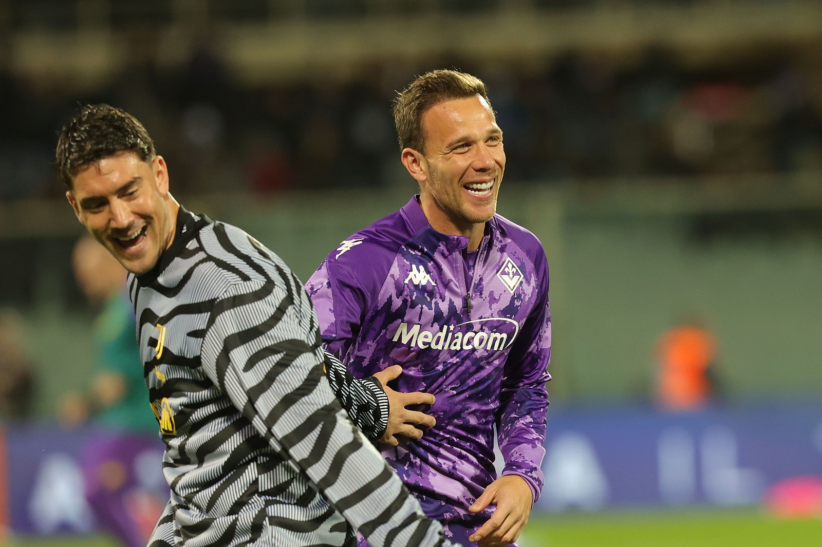 Arthur Melo atuando pela Fiorentina - Foto: Gabriele Maltinti/Getty Images