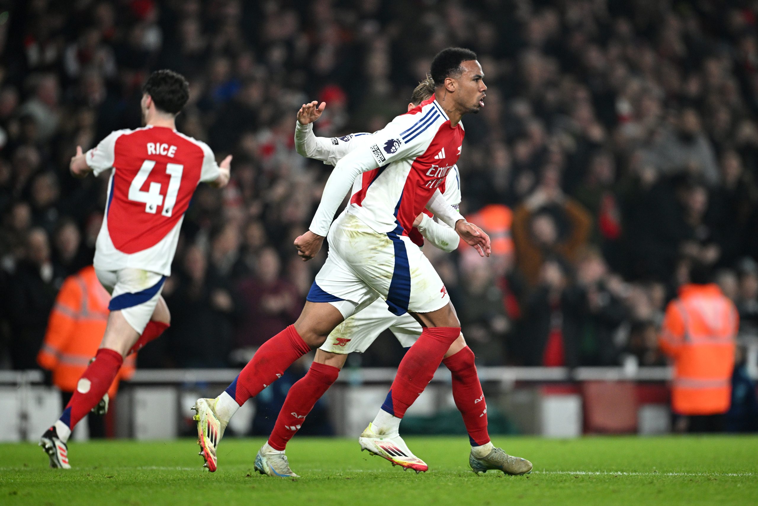 Magalhães comemorando o empate. (Foto:Justin Setterfield/Getty Images)