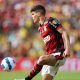 Ayrton Lucas atuando pelo Flamengo. (Foto: Gilvan de Souza/CRF)