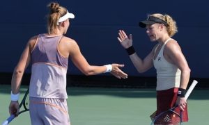 Bia Haddad e Siegemund (Foto: USTA)