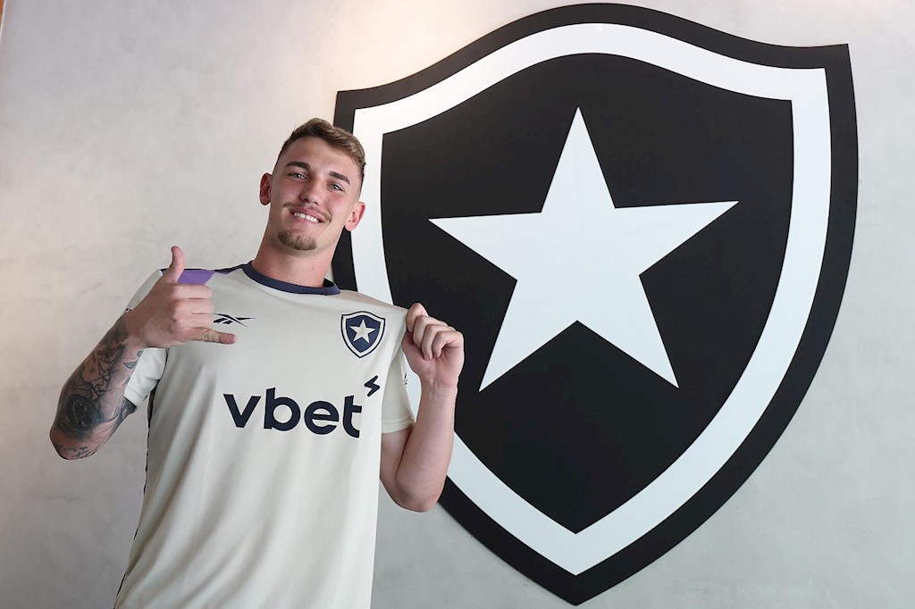 Léo Linck é o novo reforço do Botafogo (Foto: Divulgação/Botafogo)