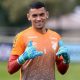 O goleiro Santos, com a camisa do Athletico. (Foto: Fabio Wosniak/CAP)