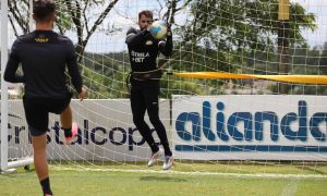 Gustavo em treino pelo Criciúma. (Foto: Celso da Luz/CEC)