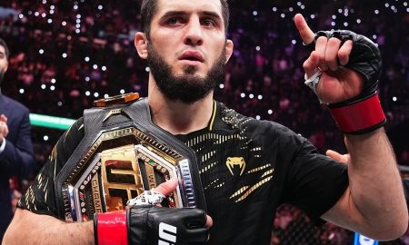 Islam Makhachev segue campeão dos leves do UFC (Foto: Divulgação/UFC)