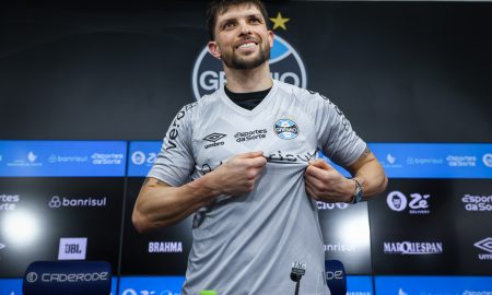 Tiago Volpi garante que quer fazer história no Grêmio (Foto: Lucas Uebel/Grêmio)