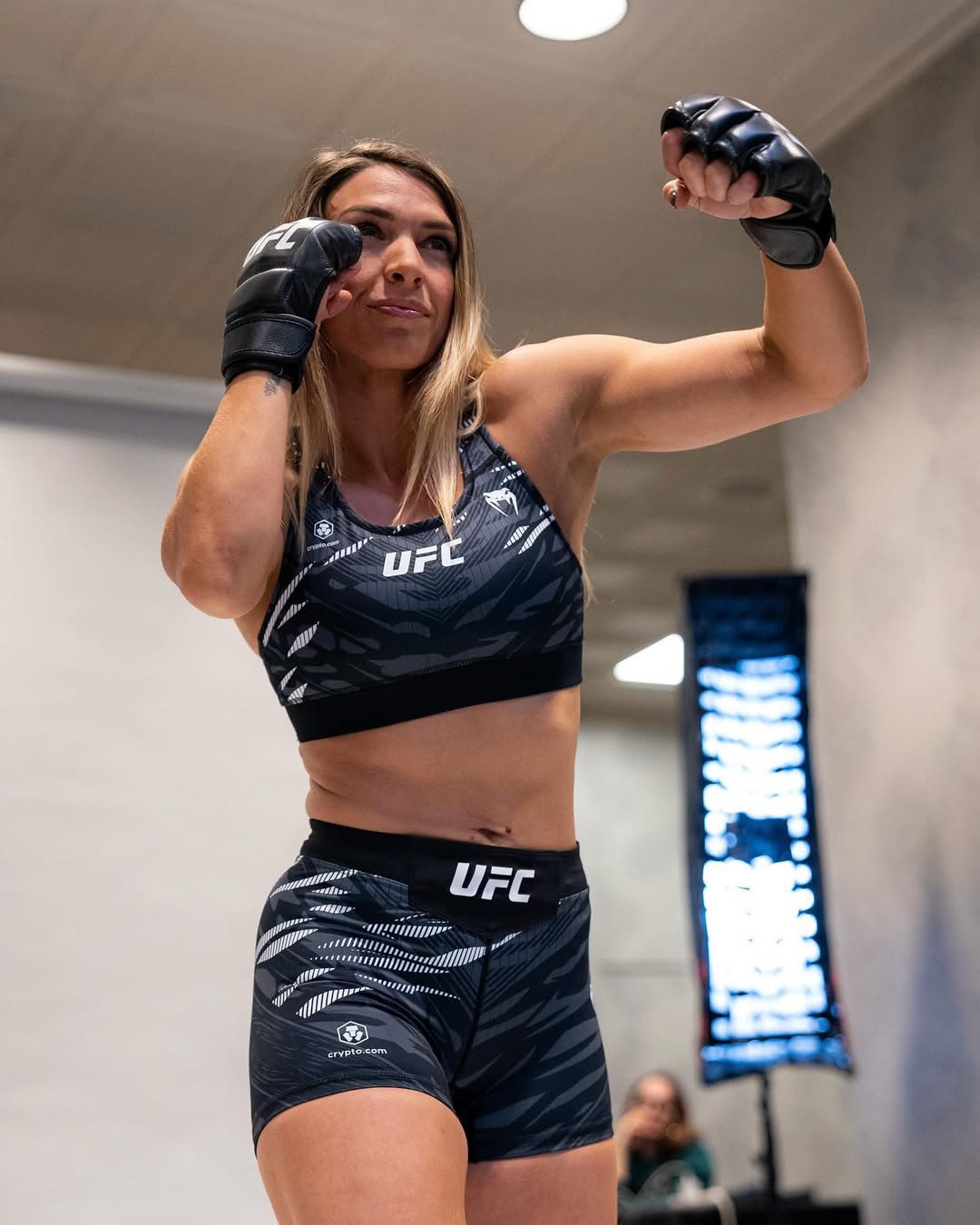 Mackenzie Dern lutará neste sábado no UFC Vegas 101 (Foto: Divulgação/Instagram Oficial UFC)