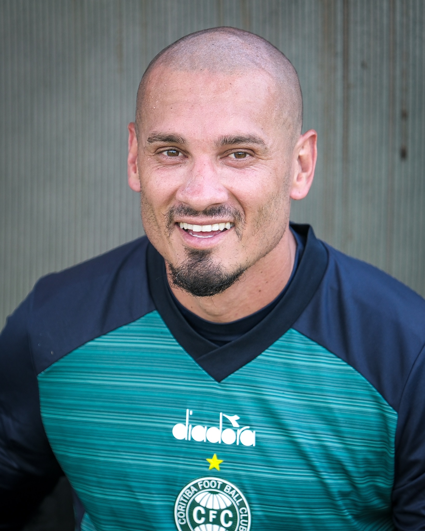 Maicon já vestiu a camisa do Coritiba. (Foto: JP Pacheco/CFC)