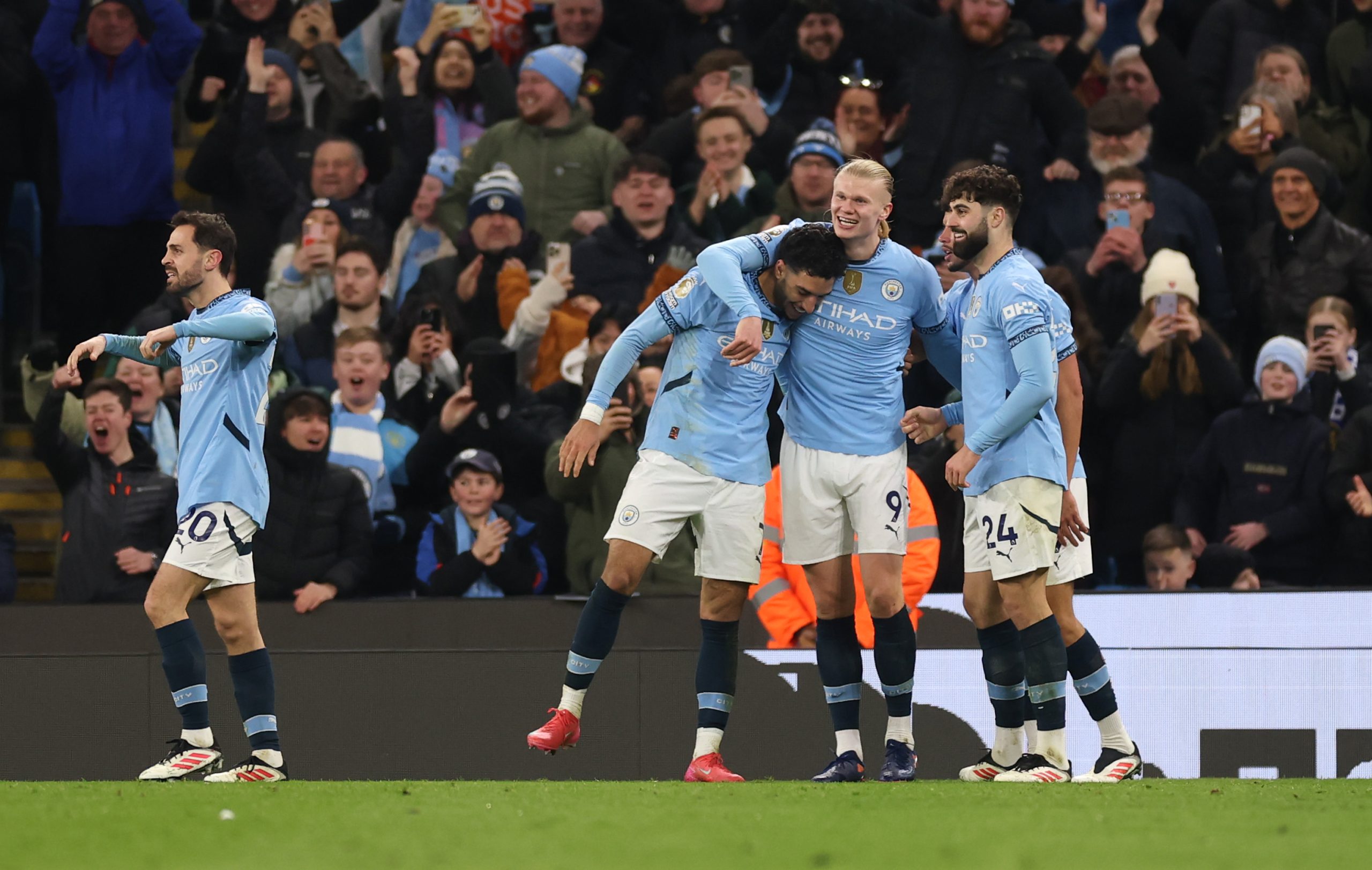 Haaland comemorando. (Foto:Carl Recine/Getty Images)