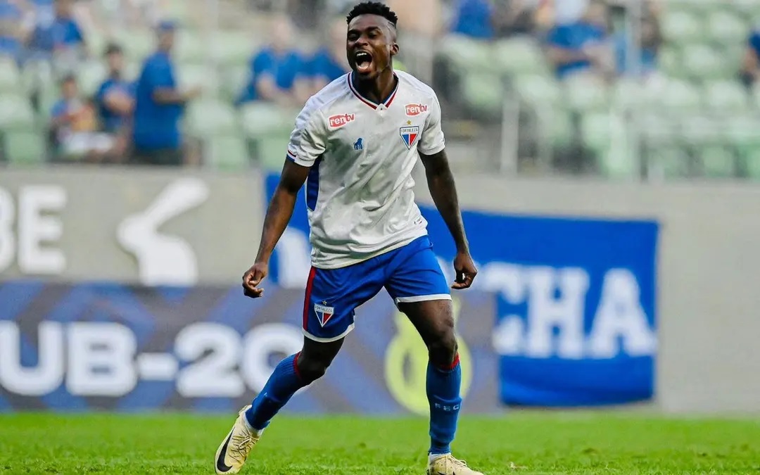 Michael Quarcoo, com a camisa do Leão. (Foto: Divulgação/FEC)