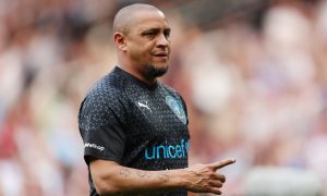 Roberto Carlos nega boatos de que está morando no CT do Real Madrid. (Foto: Matt McNulty/Getty Images)