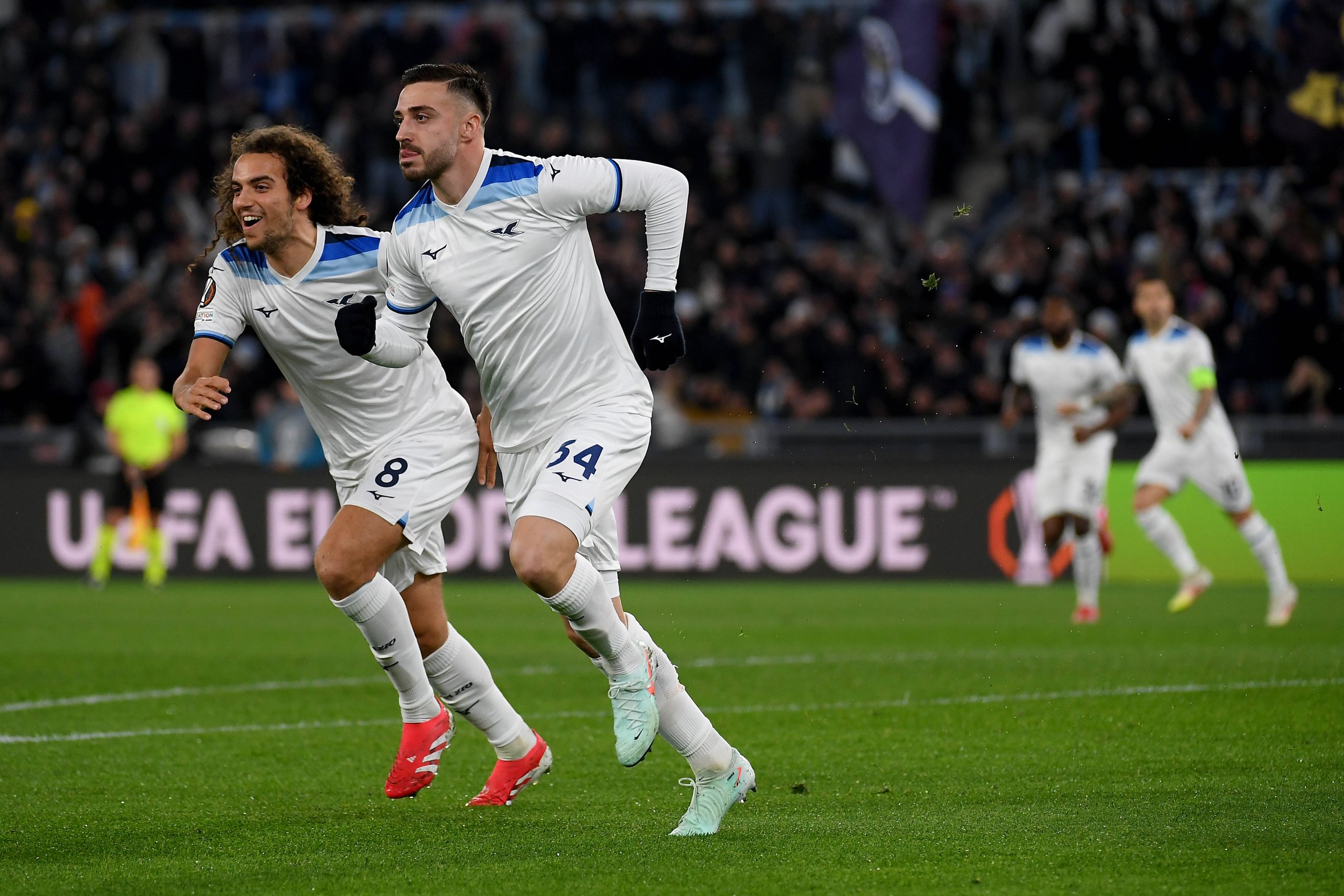 Jogadores do Lazio comemorando. (Foto: Marco Rosi - SS Lazio/Getty Images)