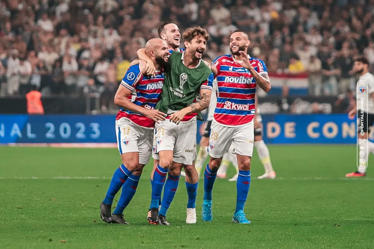 Zé Welison comemora gol pelo Fortaleza. (Foto: Mateus Lotif/FEC)