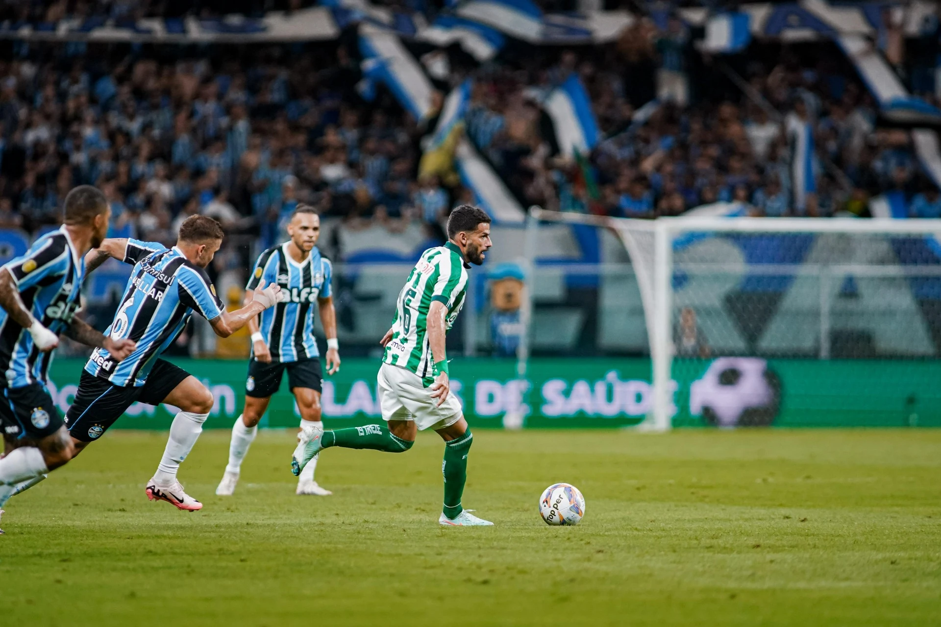 Juventude luta, mas sai em desvantagem contra o Grêmio; equipe precisará reverter placar em casa (Foto: reprodução/Fernando Alves/ECJ)