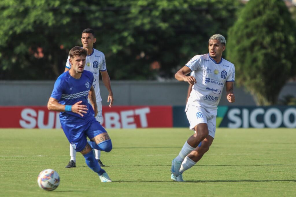 Caravaggio e Barra em ação pelo Catarinense. (Foto: Reprodução/Caravaggio FC)