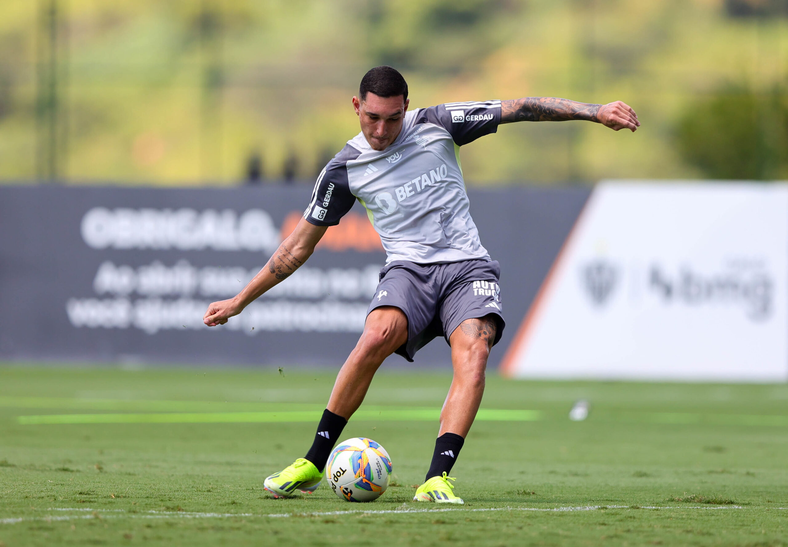 Paulo Vitor em treino pelo Atlético Mineiro. (Foto: Pedro Souza/CAM)