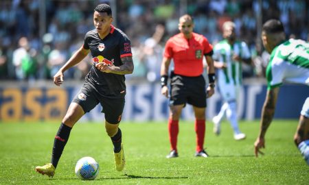 Arthur Sousa em atuação pelo Bragantino. (Foto: Ari Ferreira/Red Bull Bragantino)