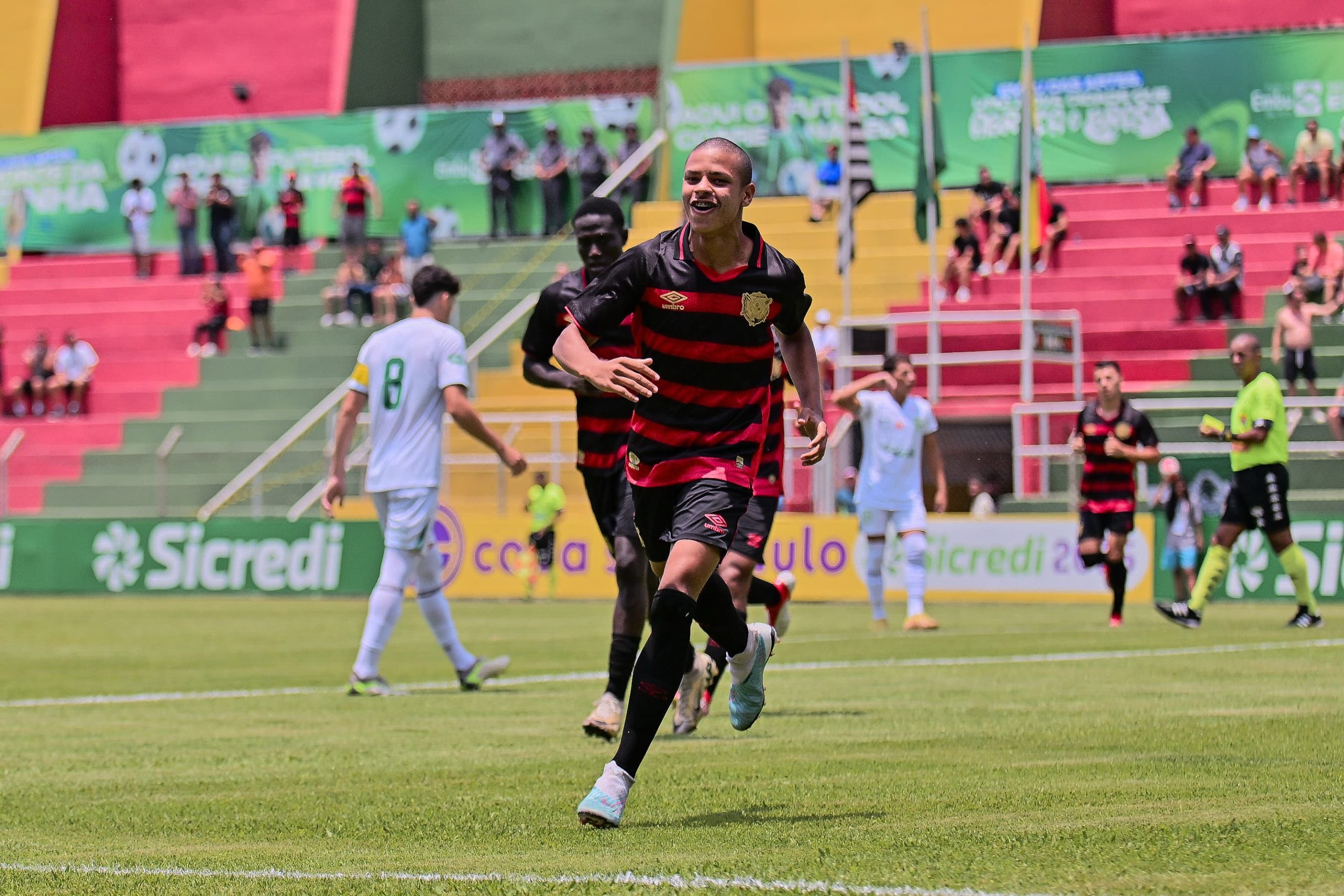 Red Bull Bragantino negocia com Joanderson, jogador do time sub-20 do Sport. (Foto: Igor Cysneiros/Sport)