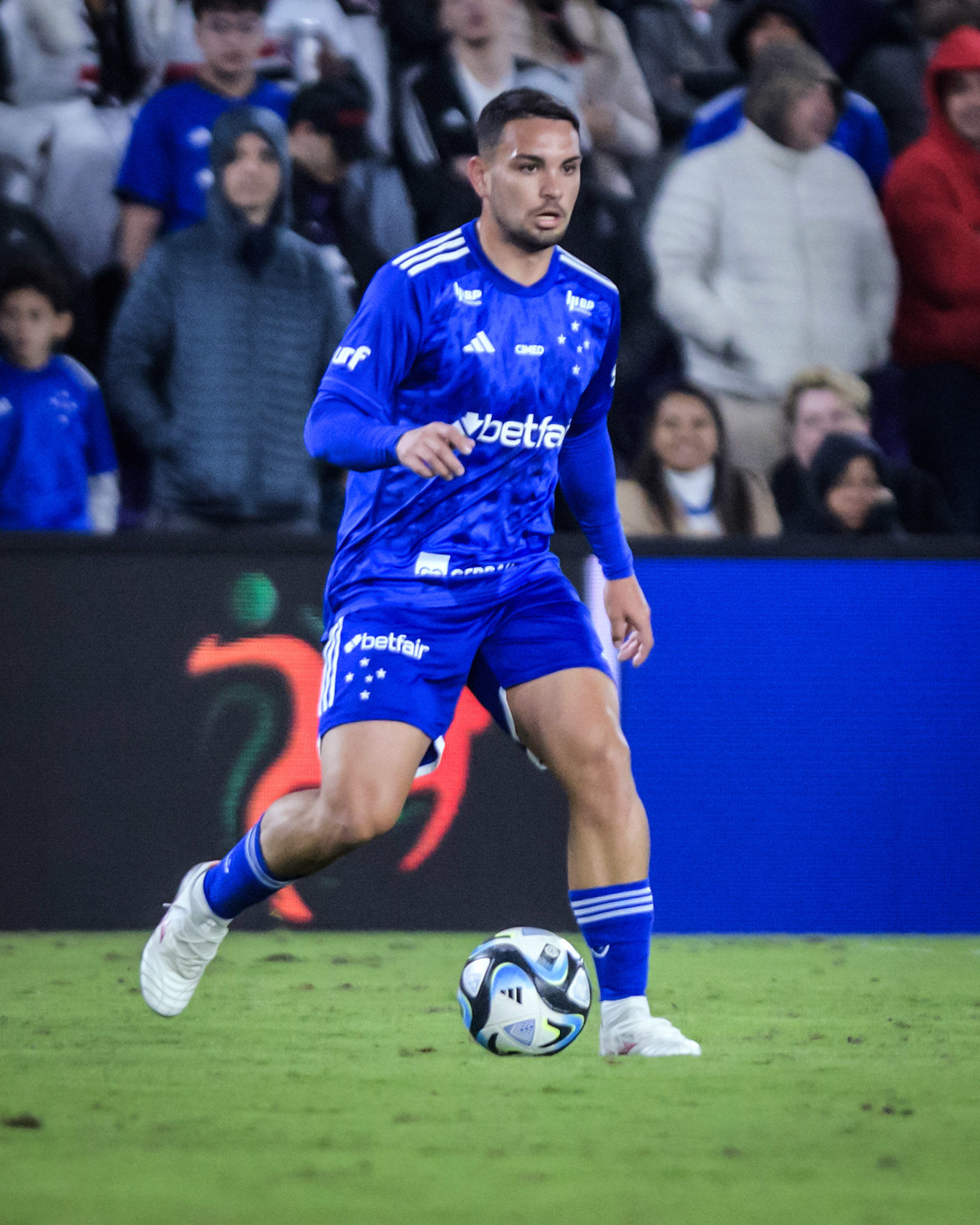 Fabrizio Peralta em atuação pelo Cruzeiro. (Foto: Gustavo Aleixo/CEC)