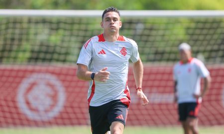 Rafael Borré em treino pelo Inter. (Foto: Ricardo Duarte/SCI)