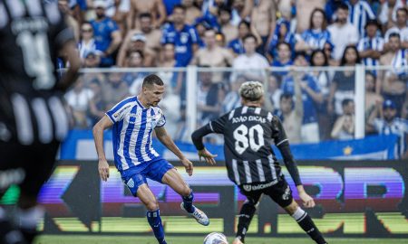 Avaí e Figueirense em ação pela 1ª fase do Catarinense. (Foto: Fabiano Rateke/AFC)