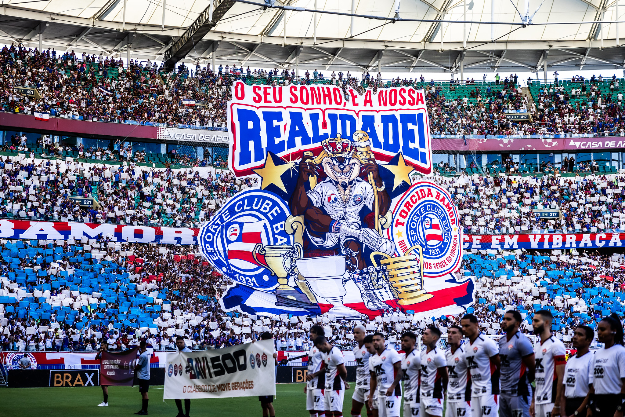 Torcida do Bahia presente na Casa de Apostas Arena Fonte Nova. (Foto: Letícia Martins/ECB)