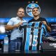 Camilo é apresentado no Grêmio. (Foto: Lucas Uebel/GFBPA)