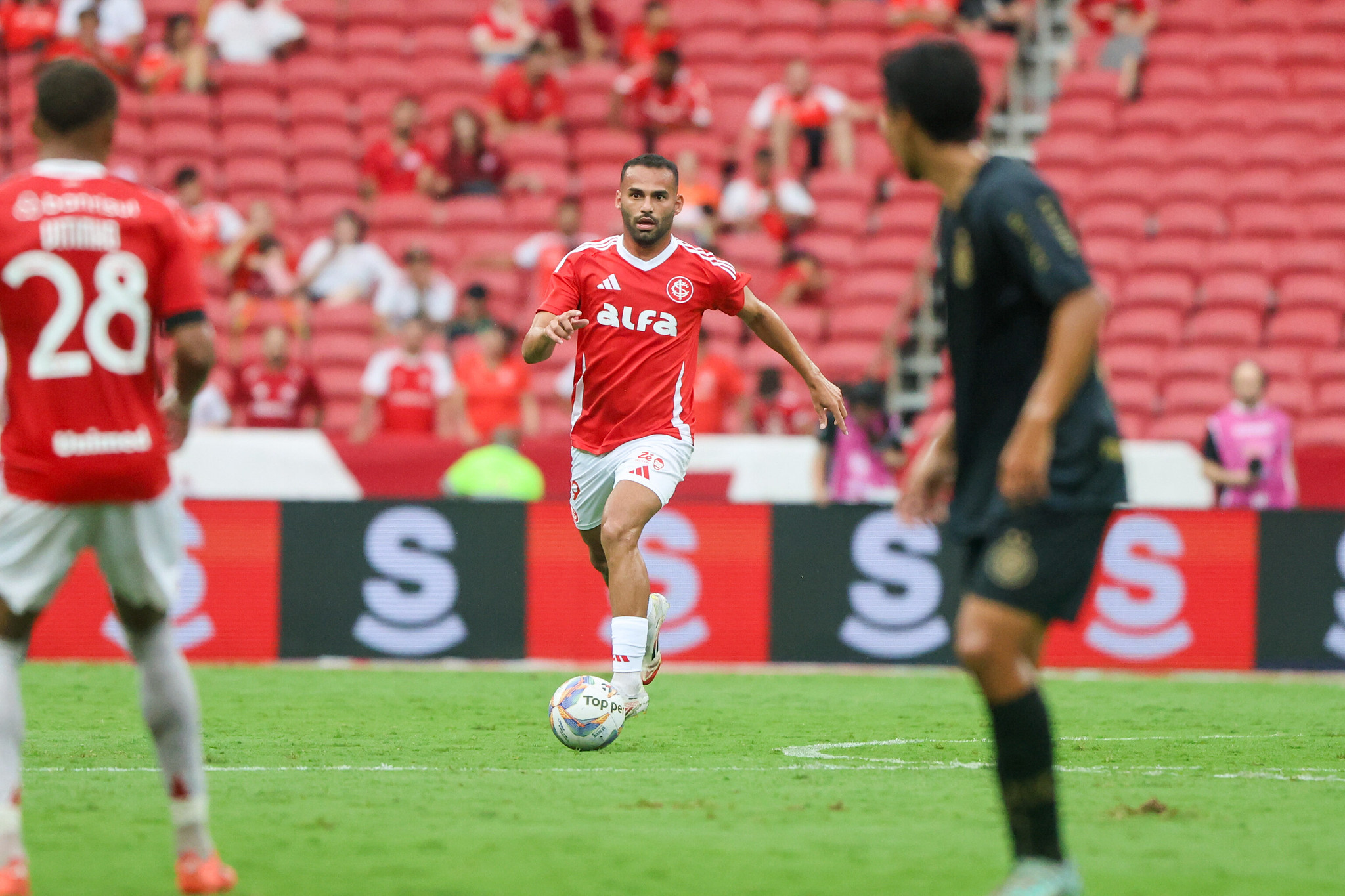 Thiago Maia em atuação pelo Inter. (Foto: Ricardo Duarte/SCI)