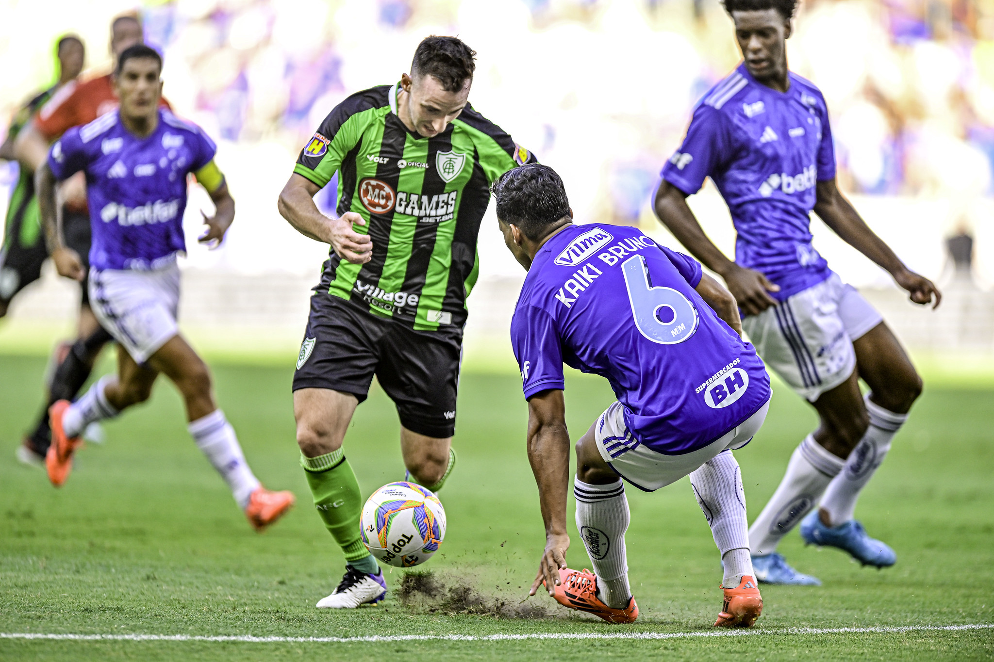 Cruzeiro empatou com o América-MG (Foto: Mourão Panda / América)