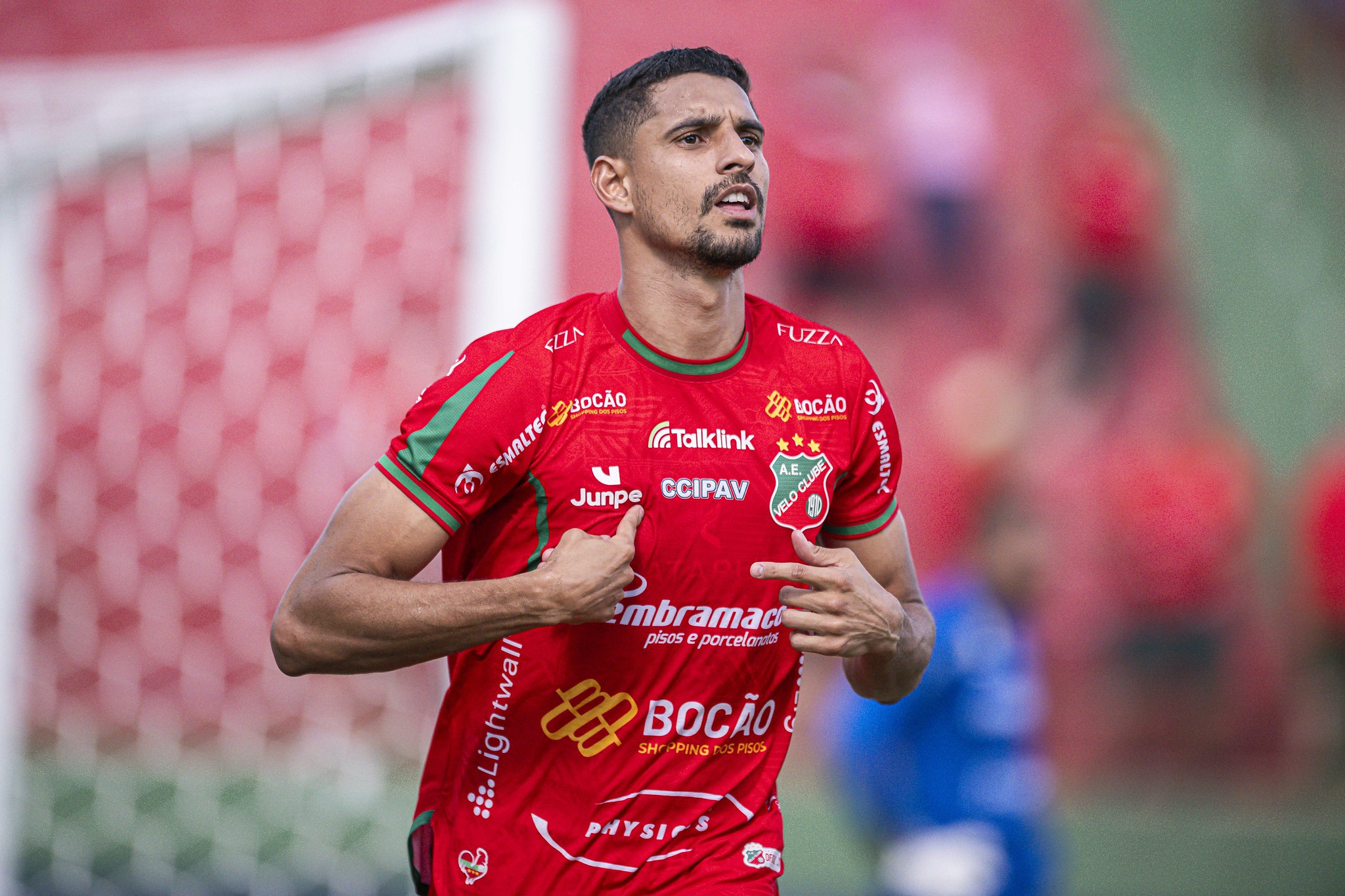 Daniel Amorim comemora gol pelo Velo Clube. (Foto: Anderson Lira/Ag. Paulistão)