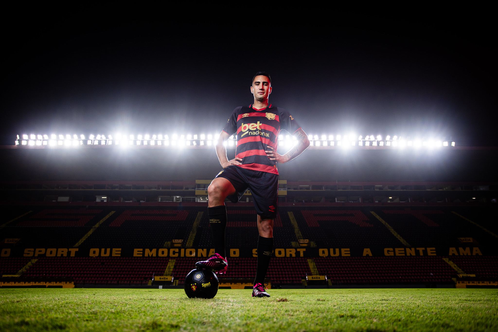 Christian Rivera é anunciado pelo Sport. (Foto: Paulo Paiva/SCR)