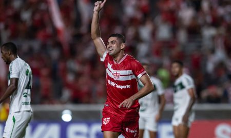 Gegê comemora gol pelo CRB. (Foto: Francisco Cedrim/CRB)