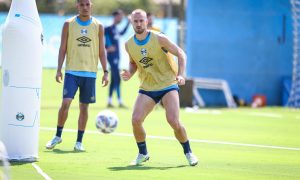 Rodrigo Ely em treino pelo Grêmio. (Foto: Lucas Uebel/GFBPA)