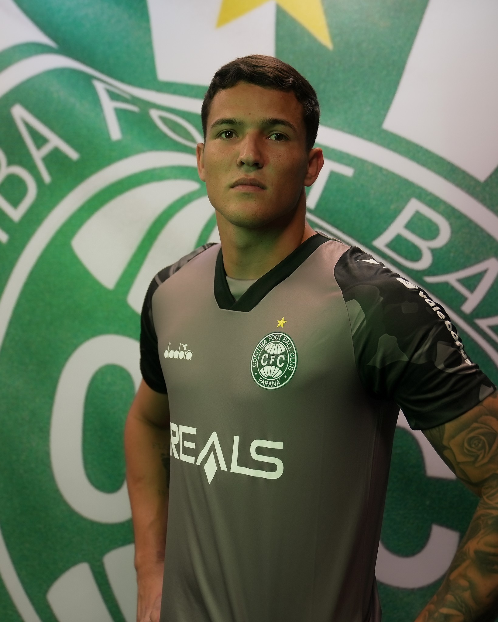 Pedro Rangel é anunciado pelo Coritiba. (Foto: Rafael Ianoski/CFC)