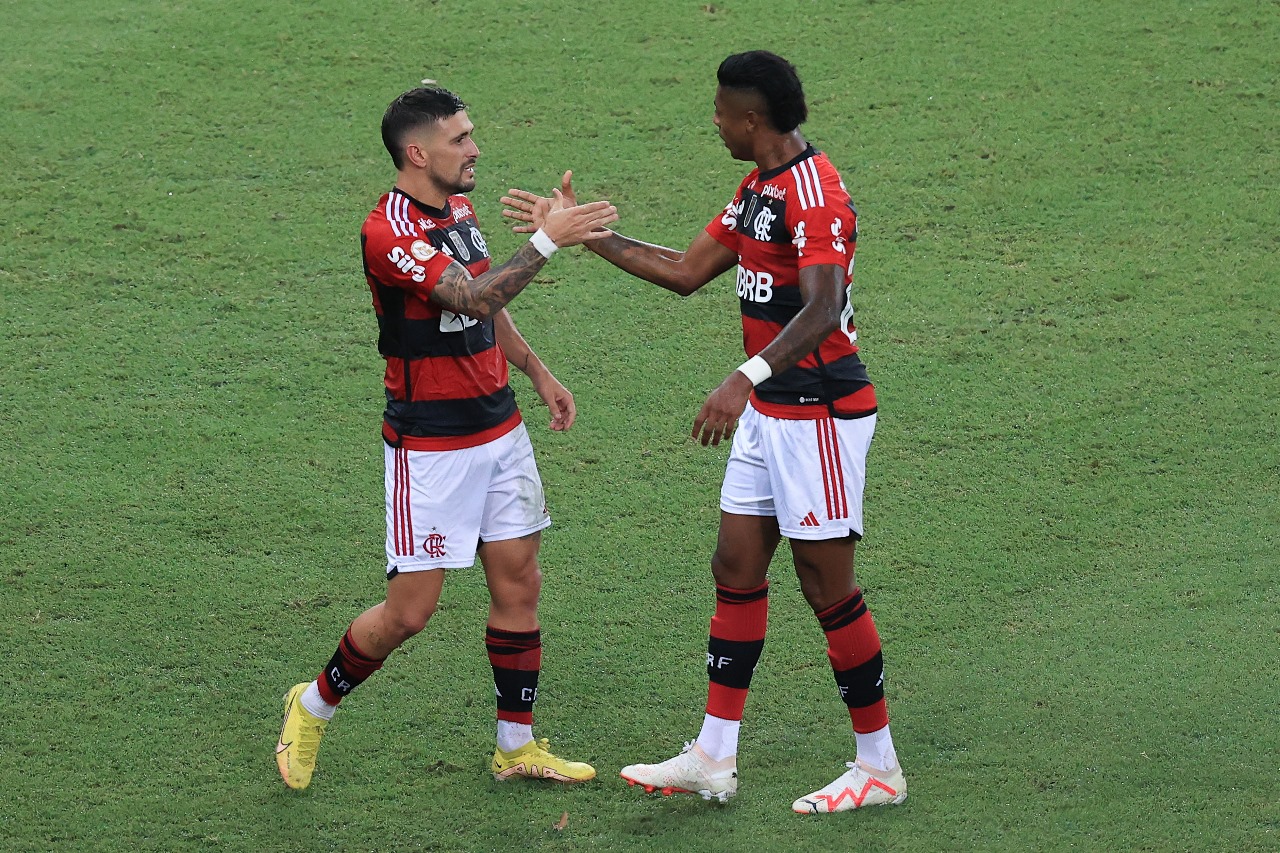 Arrascaeta e Bruno Henrique são os maaiores campeões do Flamengo. Photo by Buda Mendes/Getty Images