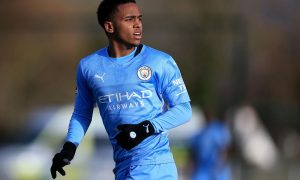 Kayky em atuação pelo Manchester City. (Foto: Stephen Pond/Getty Images)