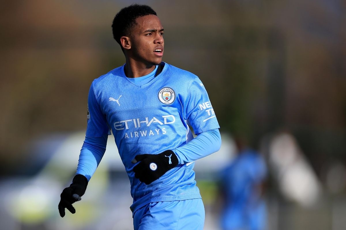 Kayky em atuação pelo Manchester City. (Foto: Stephen Pond/Getty Images)