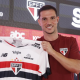 Cédric Soares em apresentação no São Paulo em 2025 (Foto: Rubens Chiri / São Paulo FC)