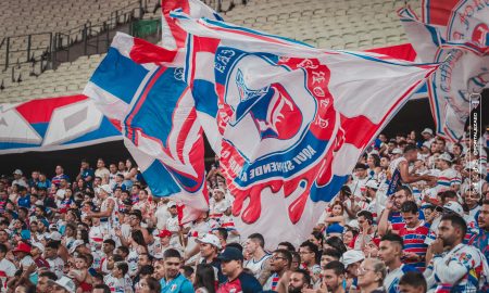 Torcida do Fortaleza na Arena Castelão. (Foto: Mateus Lotif/FEC)