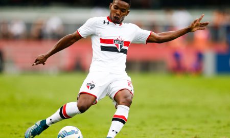 Thiago Mendes pelo São Paulo em 2015 (Photo by Alexandre Schneider/Getty Images)