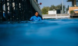 Italo Ferreira em Abu Dhabi. (Foto: Thiago Diz / WSL)