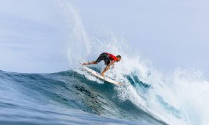 Italo Ferreira em Pipeline, WSL. (Foto: Brent Bielmann / WSL)