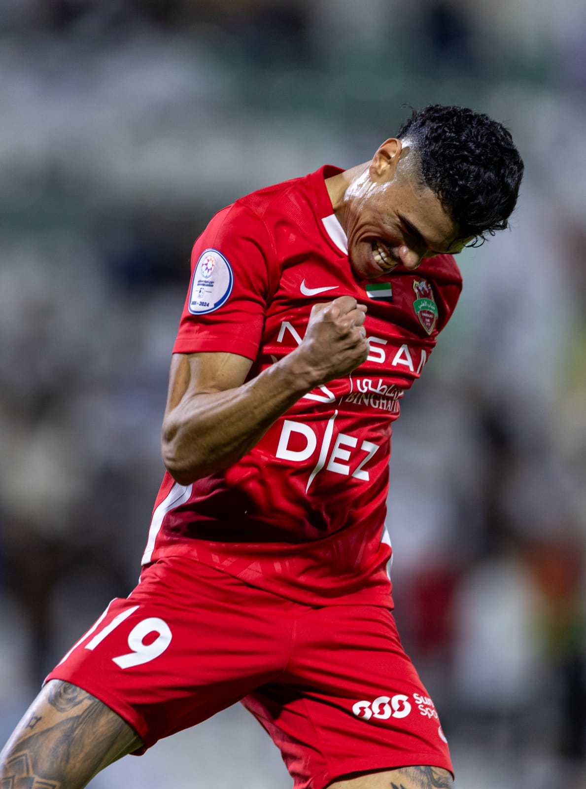 Mateusão comemorando. (Foto:Divulgação/Shabab Al-Ahli)