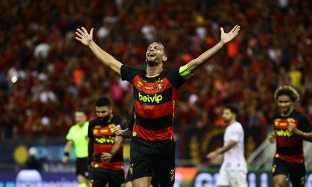 Rafael Thyere comemora gol pelo Sport. (Foto: Paulo Paiva/SCR)