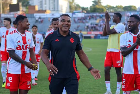 Roger comenta sobre vitória contra o Caxias (Foto: Ricardo Duarte / Internacional)