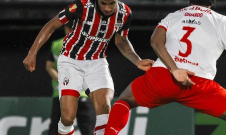 São Paulo amarga jejum contra o RB Bragantino (Photo by Rubens Chiri)