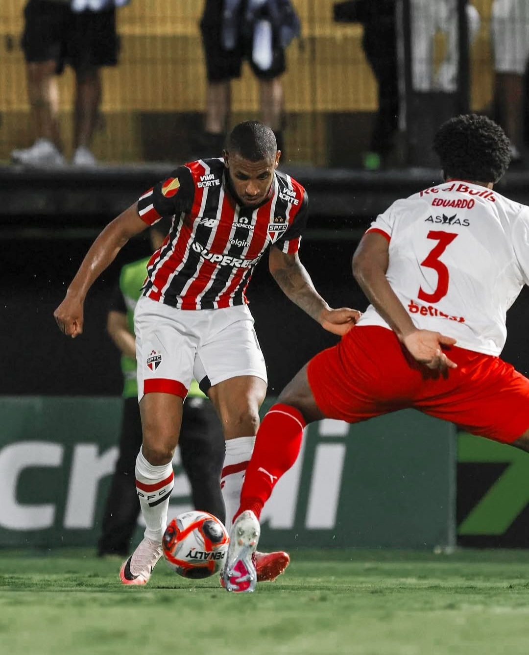 São Paulo amarga jejum contra o RB Bragantino (Photo by Rubens Chiri)