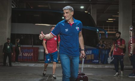 O treinador Vojvoda avaliou o clássico e principalmente o primeiro tempo ruim da equipe (Mateus Lotif/FEC)