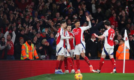 Arsenal comemorando. (Foto:Alex Pantling/Getty Images)